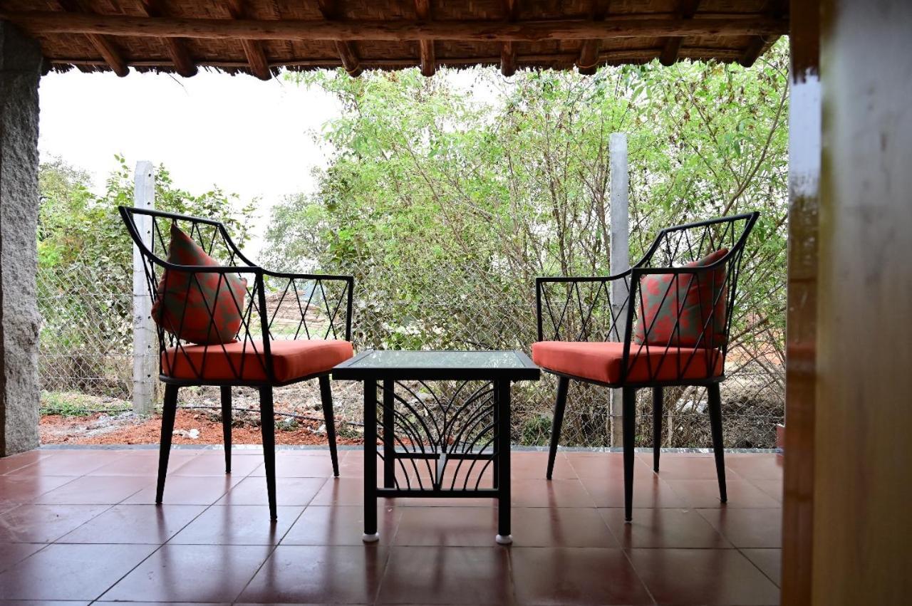 Hotel The Hampi Cafe Exterior foto